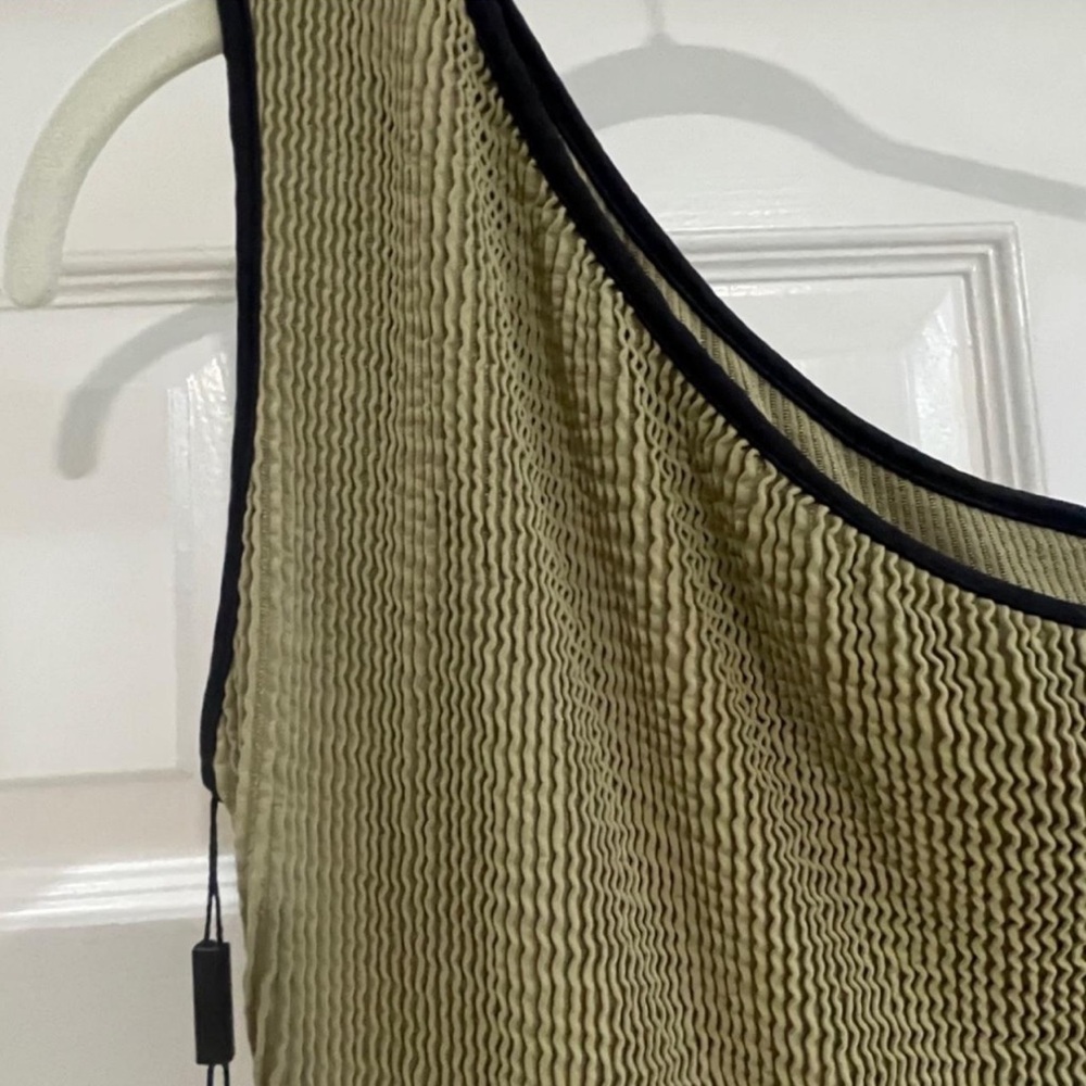 Indah Shae mini dress in Olive - Picture 10 of 13